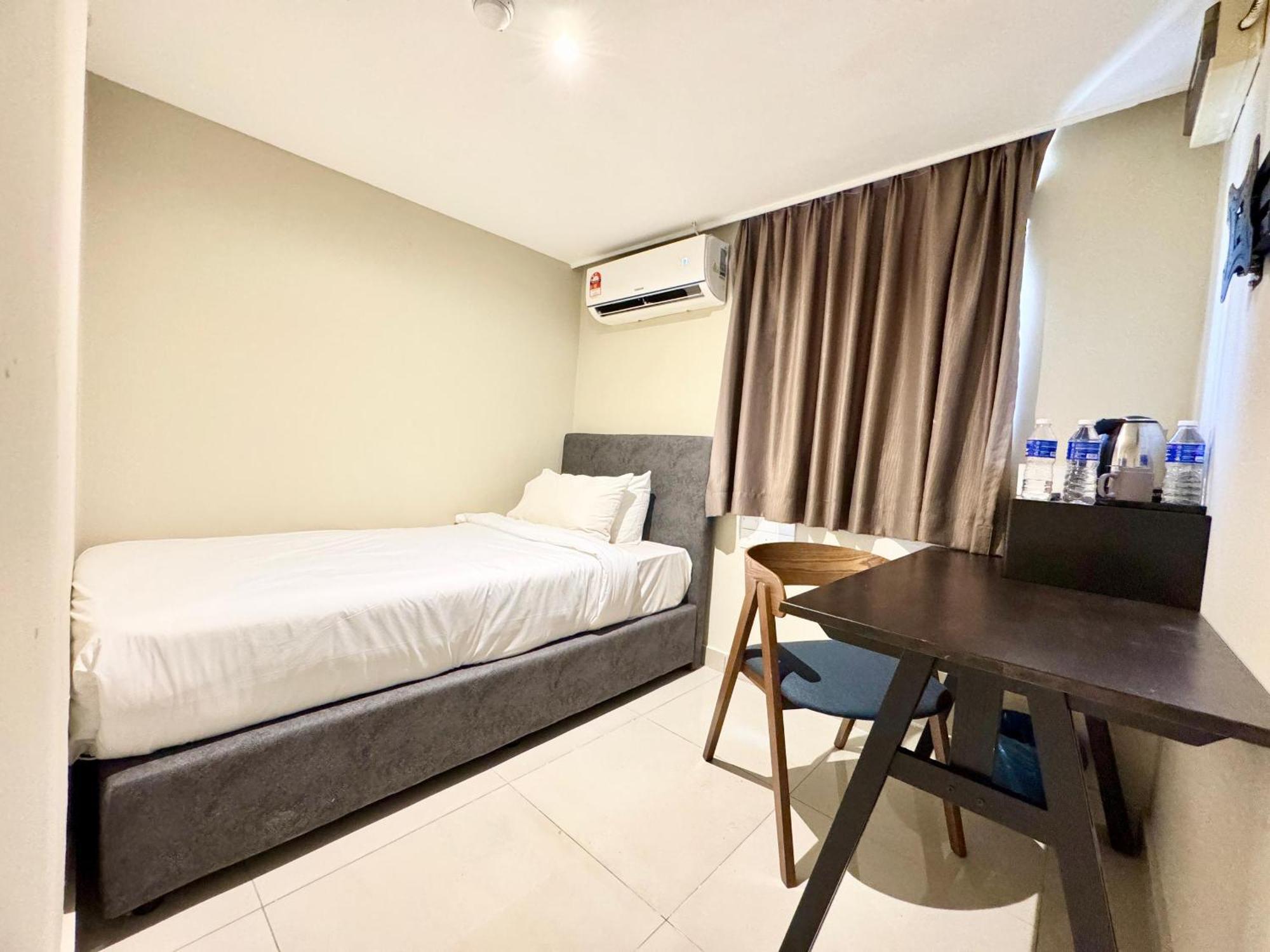 Kingston Hotel 6 - Changkat, Bukit Bintang Куала-Лумпур Экстерьер фото
