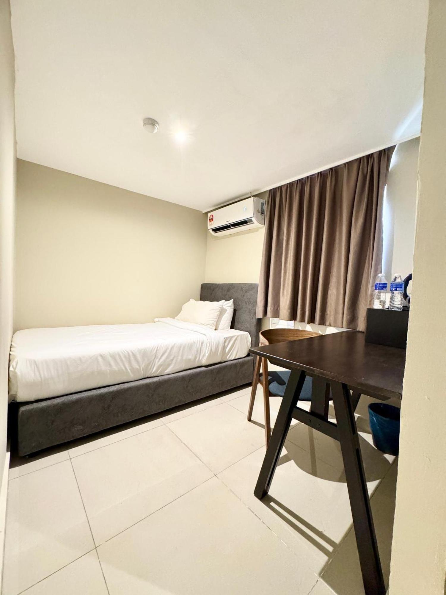 Kingston Hotel 6 - Changkat, Bukit Bintang Куала-Лумпур Экстерьер фото