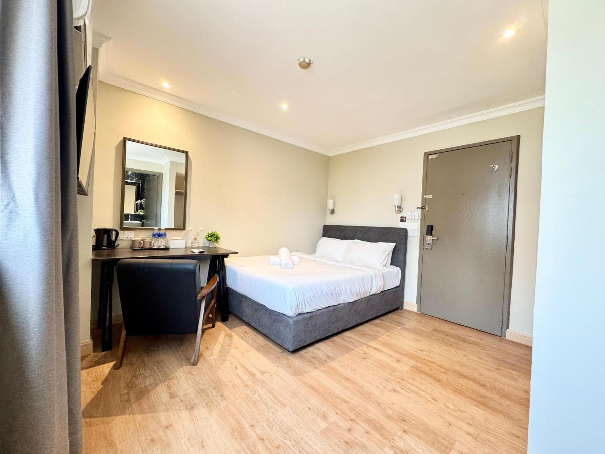 Kingston Hotel 6 - Changkat, Bukit Bintang Куала-Лумпур Экстерьер фото
